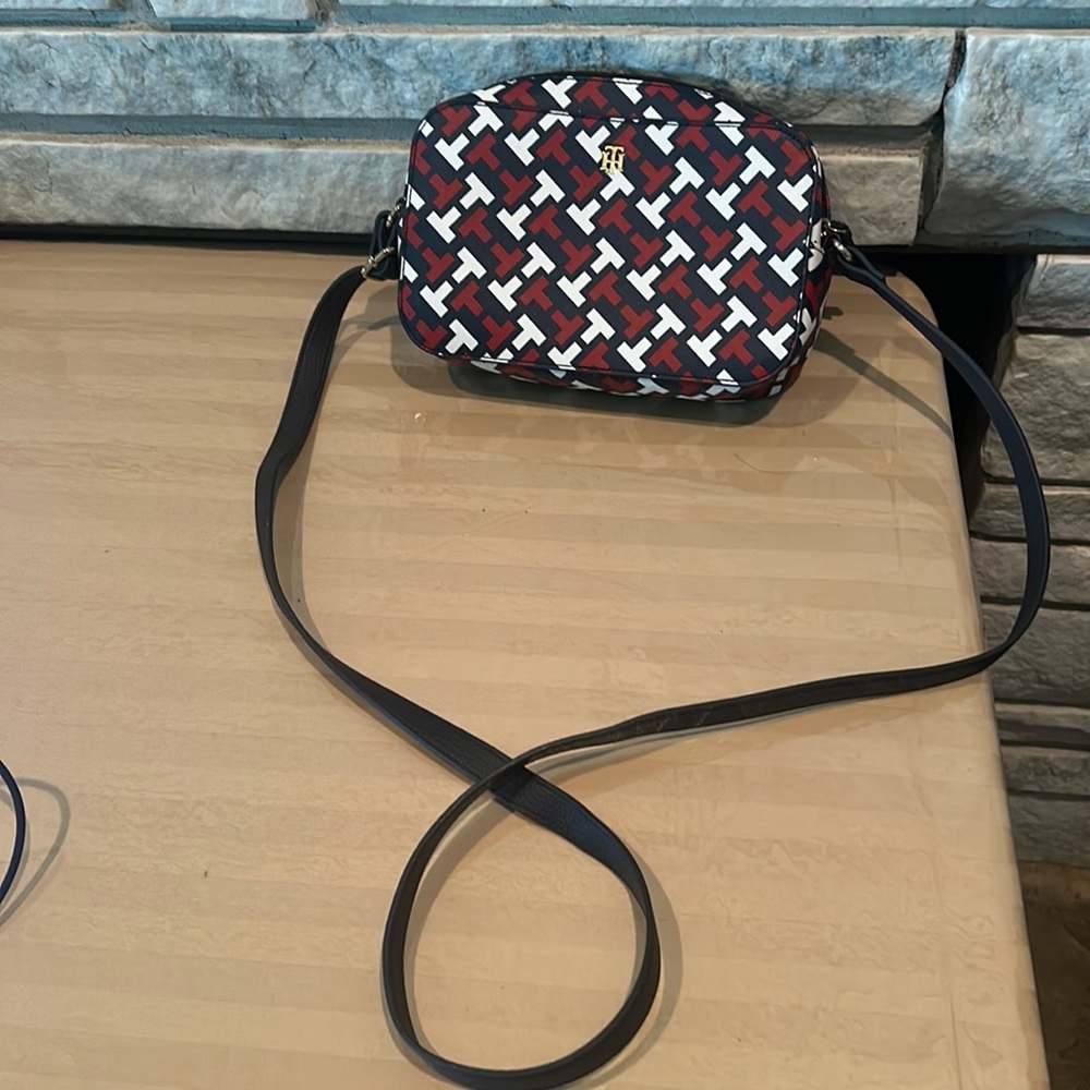 Tommy Hilfiger Camera Crossover bag
